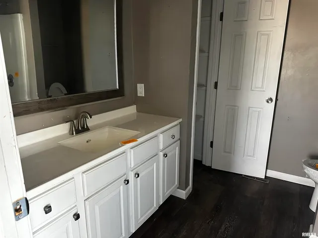 $64,900 | 1102 Bailey Lane, Benton, IL 62812