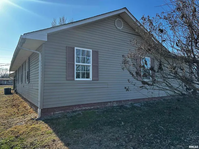 $64,900 | 1102 Bailey Lane, Benton, IL 62812