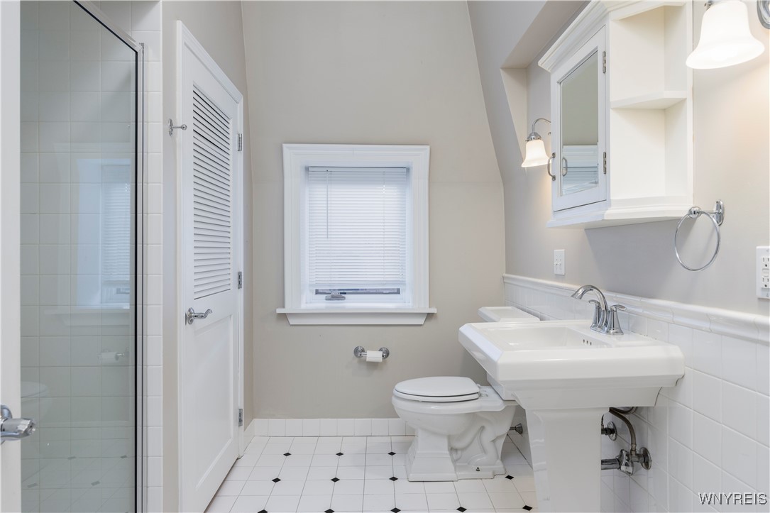 414 Franklin Street, Unit 3 Buffalo, NY 14202 - Photo 11 of 17