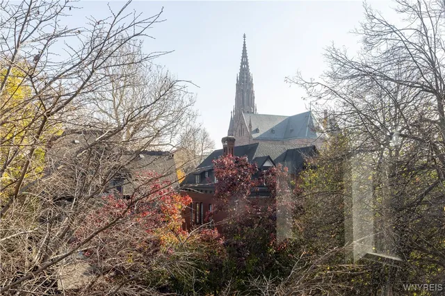 $1,850 | 414 Franklin Street, Unit 3, Buffalo, NY 14202