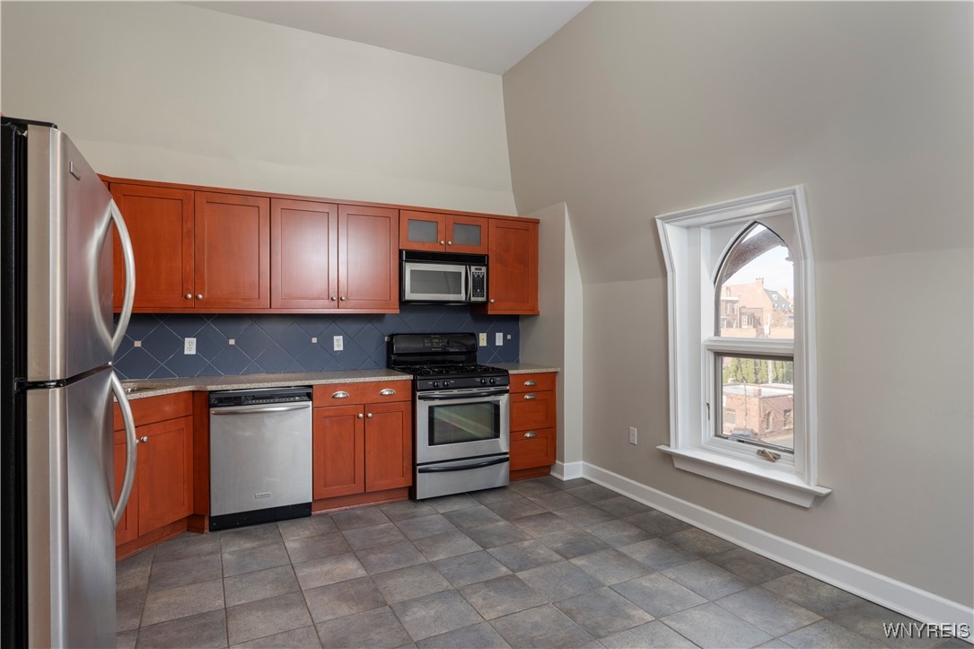 414 Franklin Street, Unit 3 Buffalo, NY 14202 - Photo 8 of 17