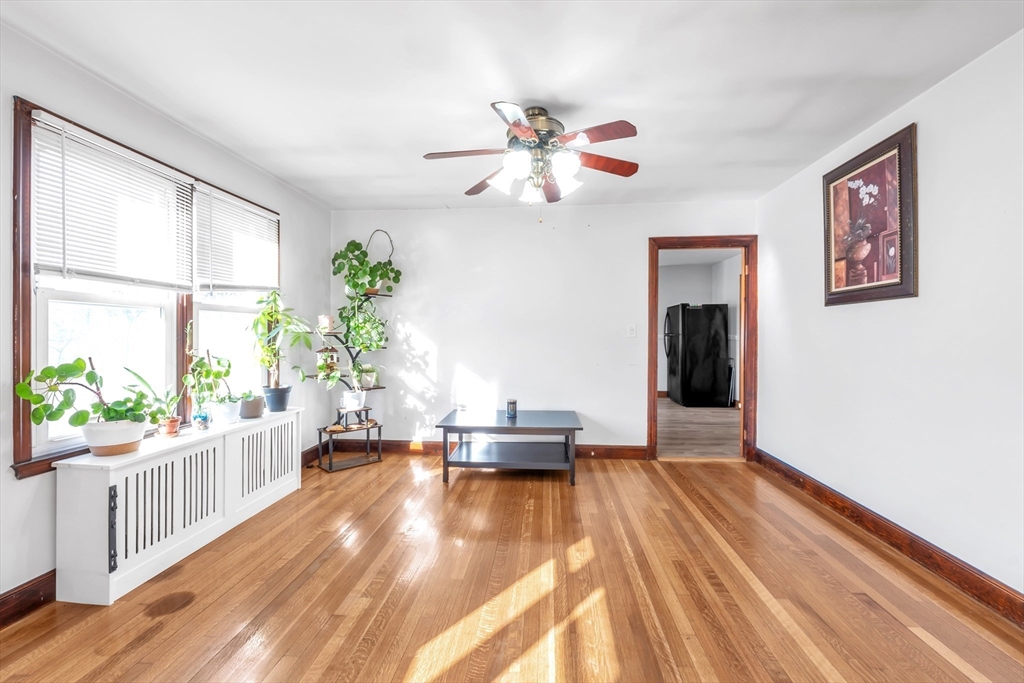 115 Orient Street Worcester, MA 01604 - Photo 5 of 27