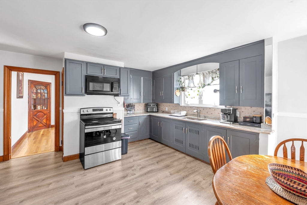 115 Orient Street Worcester, MA 01604 - Photo 8 of 27