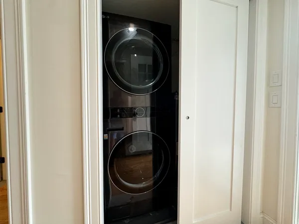 a close up view of a washer and dryer