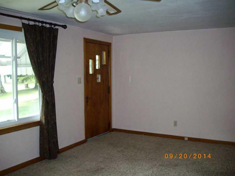 495 Amsler Ridge Road Economy, PA 15143 - Photo 13 of 24 Living Room.