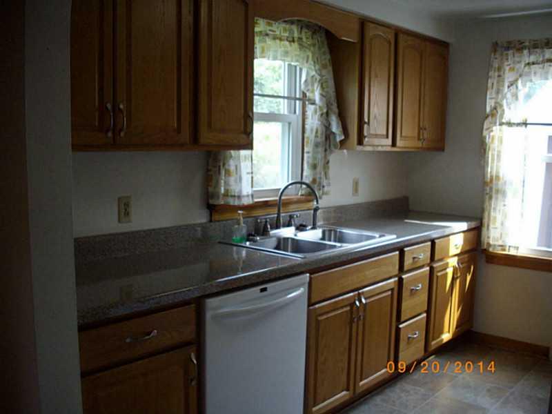495 Amsler Ridge Road Economy, PA 15143 - Photo 10 of 24 Kitchen. Only 4 years old - fully equipped.