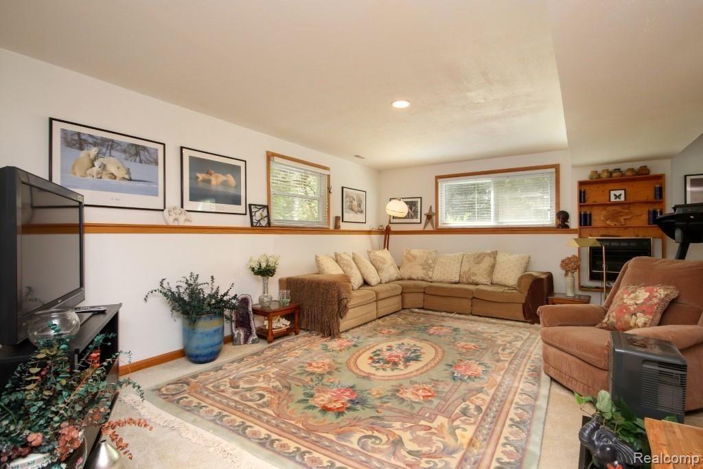 11357 Mcgregor Road Pinckney, MI 48169 - Photo 31 of 56 28 11357 McGregor LOWER LEVEL FAMILY ROOM (30 of 56) (Custom).jpg
