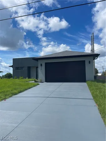 $2,400 | 610 Floyd Avenue South, Lehigh Acres, FL 33976