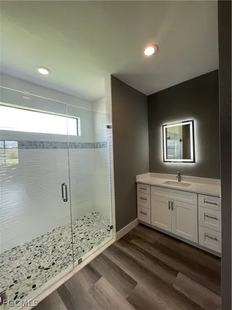 $2,400 | 610 Floyd Avenue South, Lehigh Acres, FL 33976