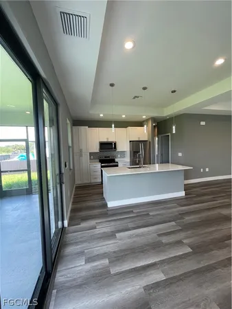 $2,400 | 610 Floyd Avenue South, Lehigh Acres, FL 33976