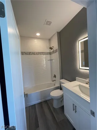 $2,400 | 610 Floyd Avenue South, Lehigh Acres, FL 33976