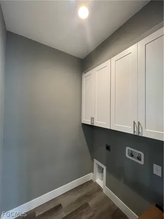 $2,400 | 610 Floyd Avenue South, Lehigh Acres, FL 33976