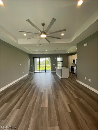 $2,400 | 610 Floyd Avenue South, Lehigh Acres, FL 33976