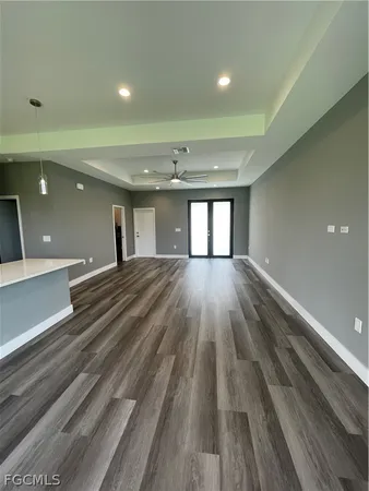 $2,400 | 610 Floyd Avenue South, Lehigh Acres, FL 33976