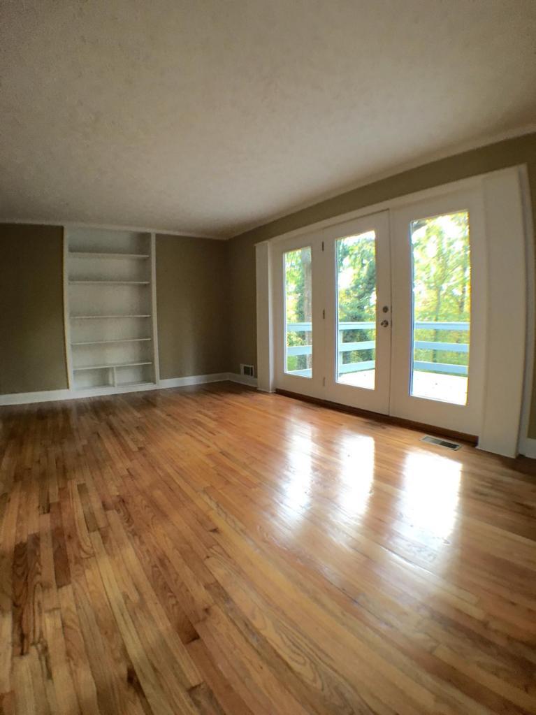 127 Amherst Lane Oak Ridge, TN 37830 - Photo 2 of 14 amherst13