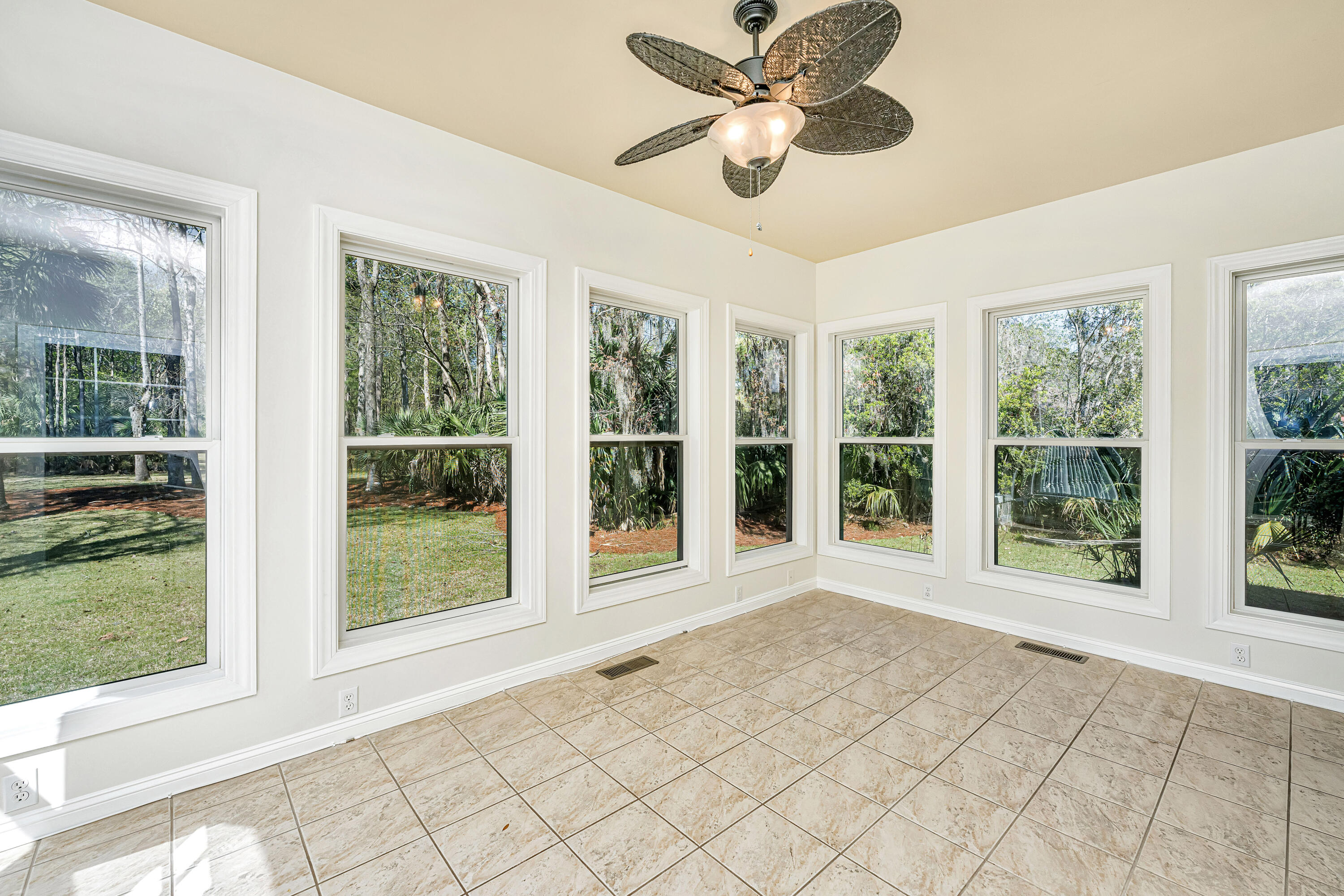 3930 Colonel Vanderhorst Circle Mount Pleasant, SC 29466 - Photo 18 of 52 3930ColVandorhorst028