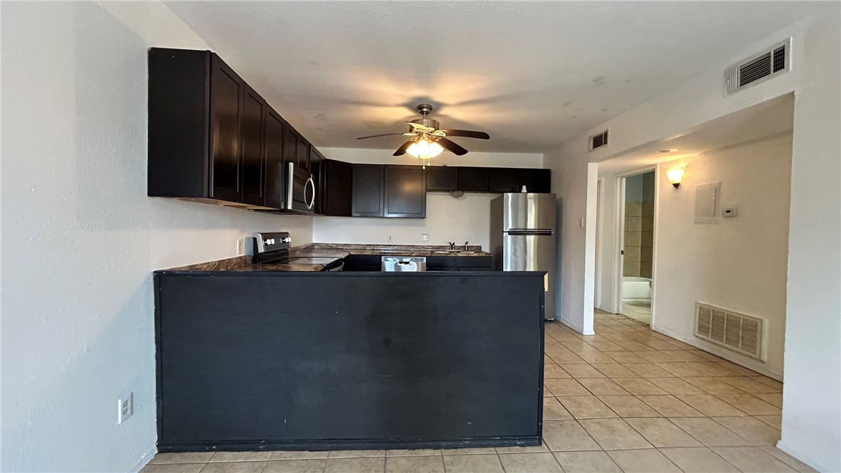 1004 Austin Street, Unit 9 Portland, TX 78374 - Photo 5 of 22