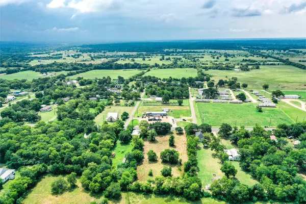 $195,000 | 19267 State Highway 30, Shiro, TX 77873