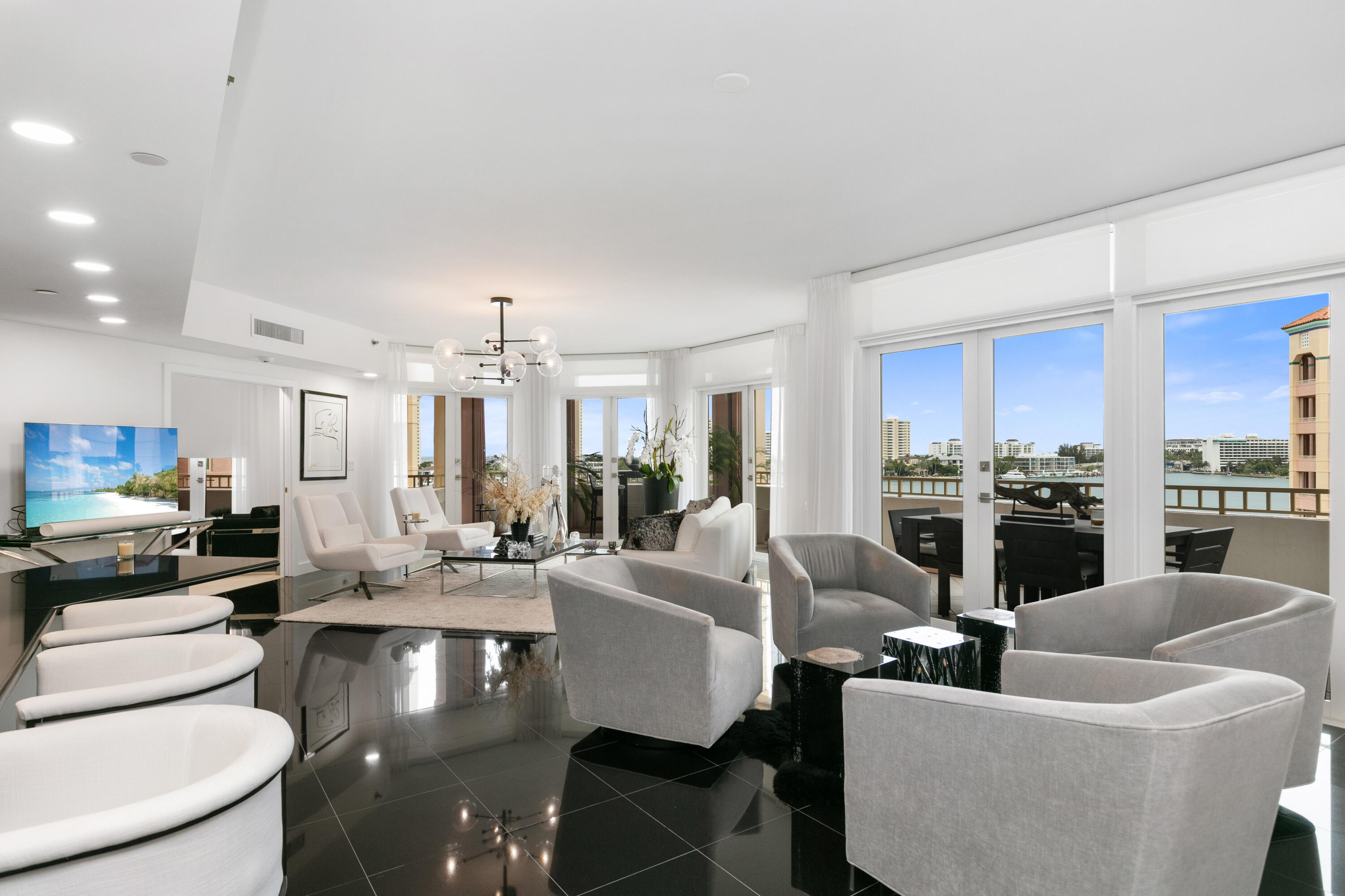 300 Southeast 5th Avenue, Unit 6050 Boca Raton, FL 33432 - Photo 3 of 43 2M8A7902