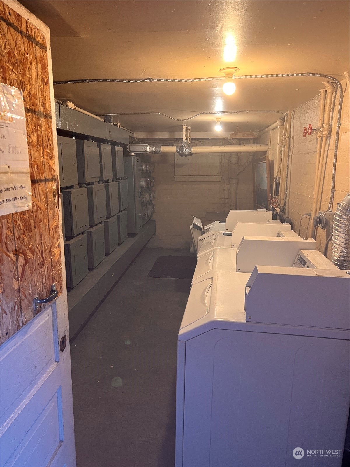 1201 Pacific Avenue Everett, WA 98201 - Photo 16 of 24 a bathroom with a sink and a shower