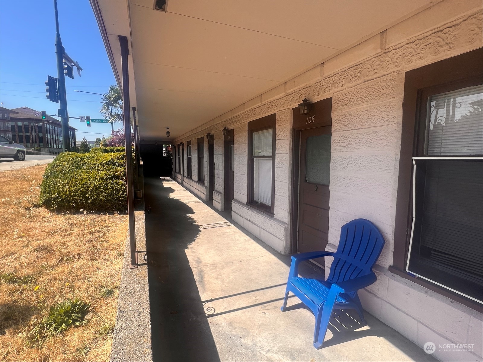 1201 Pacific Avenue Everett, WA 98201 - Photo 6 of 24 a view of balcony with furniture