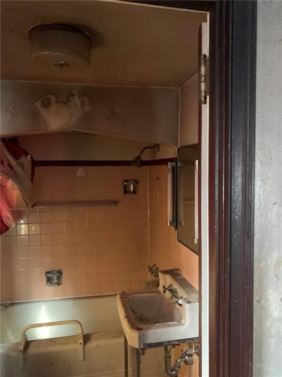 1823 Wright Street Pittsburgh, PA 15221 - Photo 15 of 25