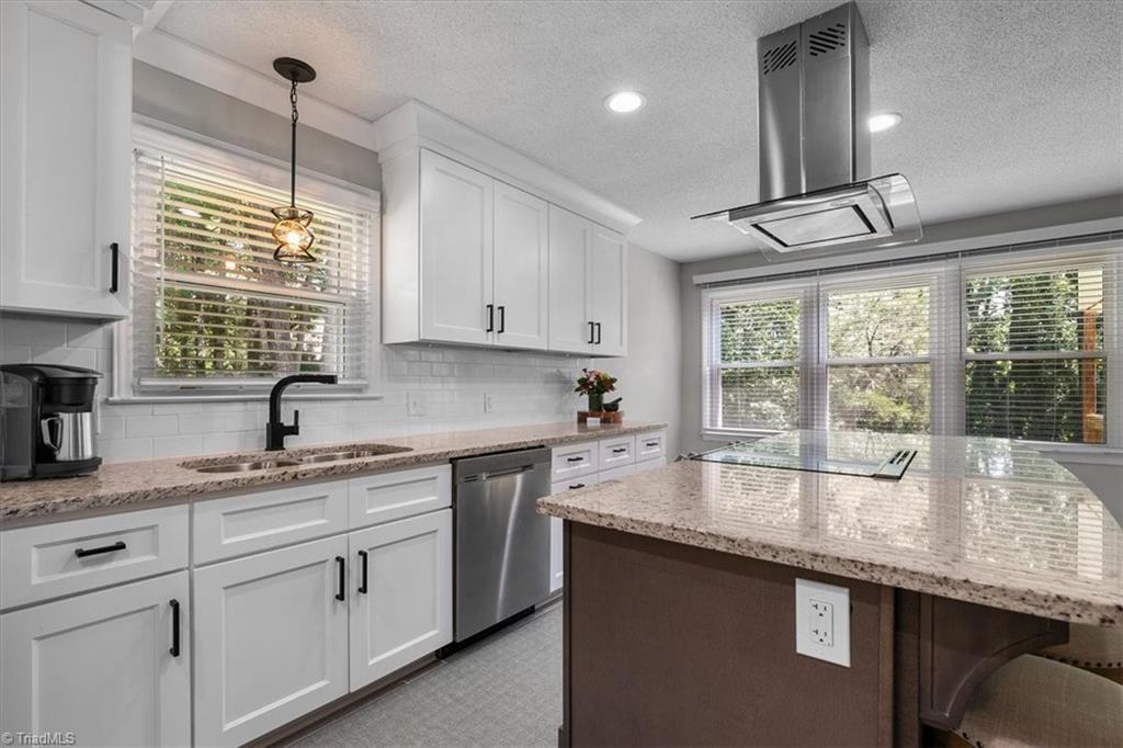 7024 Bridgewood Road Clemmons, NC 27012 - Photo 13 of 46 Kitchen