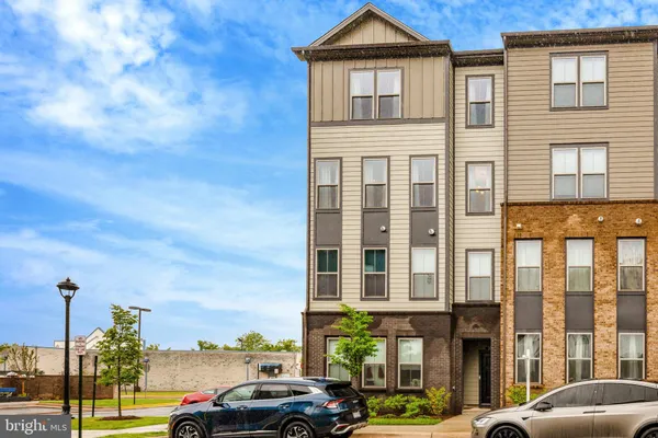 $3,500 | 20941 Bluebird Square, Sterling, VA 20165