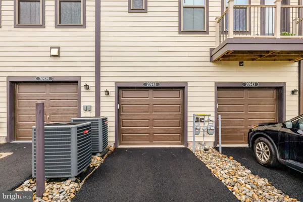 $3,500 | 20941 Bluebird Square, Sterling, VA 20165