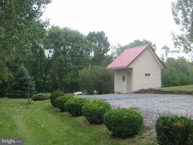 520 Cranes Gap Road Carlisle, PA 17013 - Photo 3 of 7 Gallery Image 3