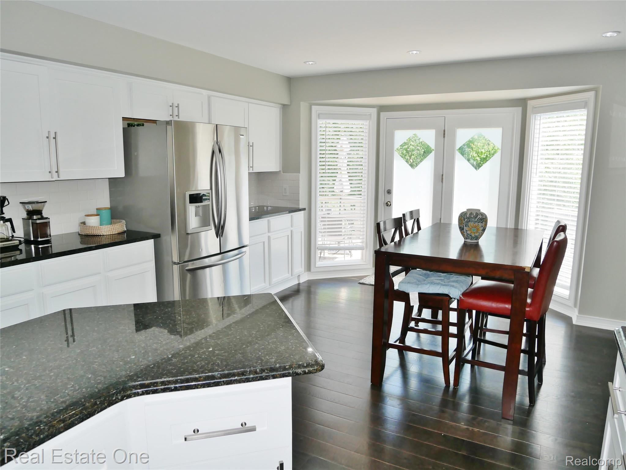 3661 Merriweather Lane Rochester, MI 48306 - Photo 10 of 26 KITCHEN AND BREAKFAST.JPG