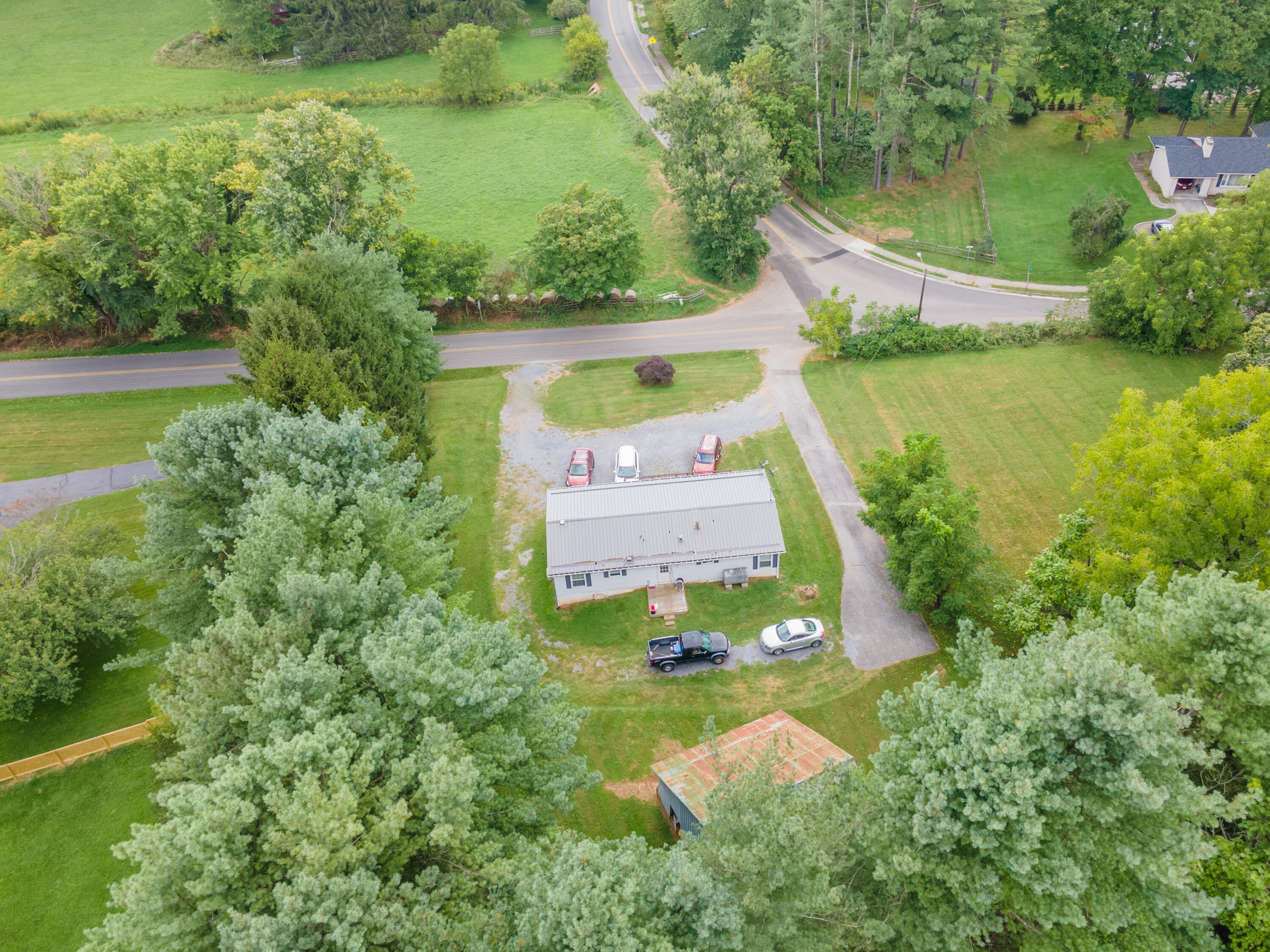 204 Barberry Road Southeast Floyd, VA 24091 - Photo 4 of 69 floyd-4