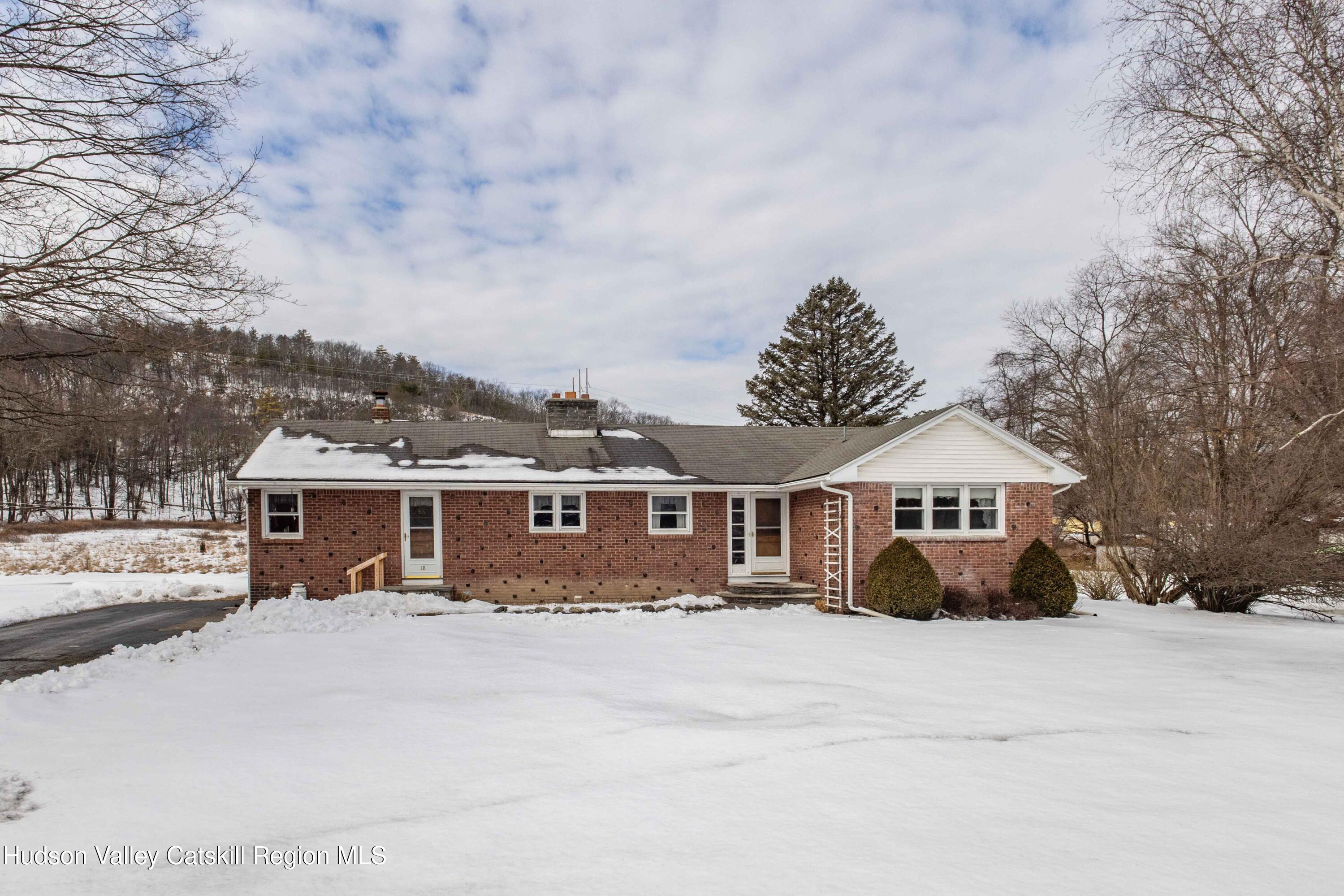 18 Ricks Lane Saugerties, NY 12477 - Photo 2 of 25 5N9A1489