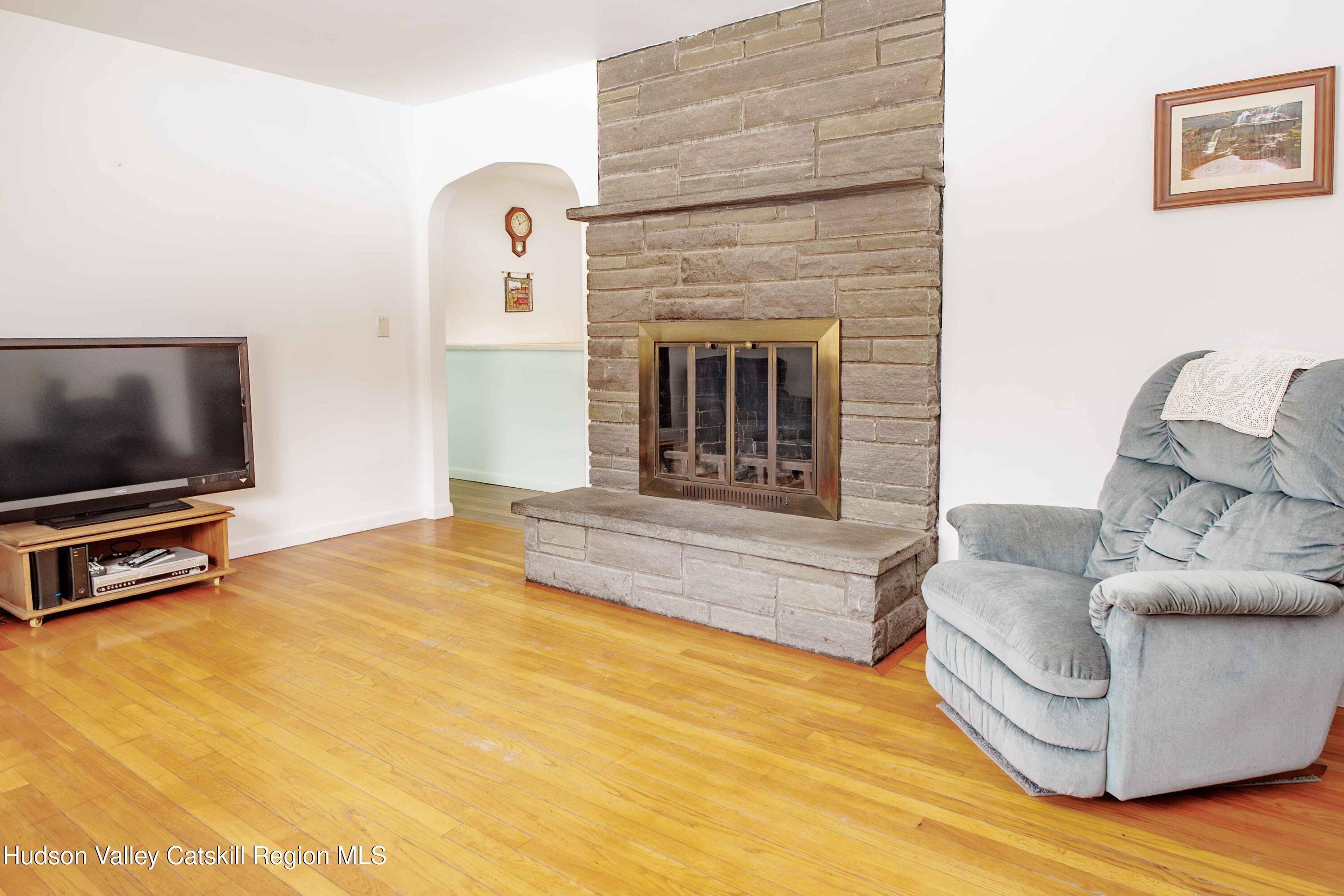 18 Ricks Lane Saugerties, NY 12477 - Photo 5 of 25 5N9A1514-Enhanced-NR