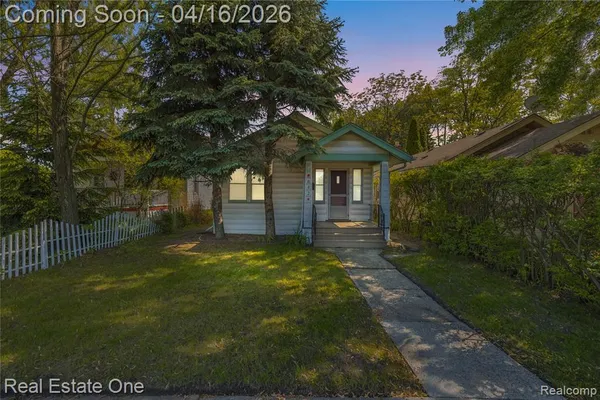 $1,400 | 842 East 10 Mile Road, Ferndale, MI 48220