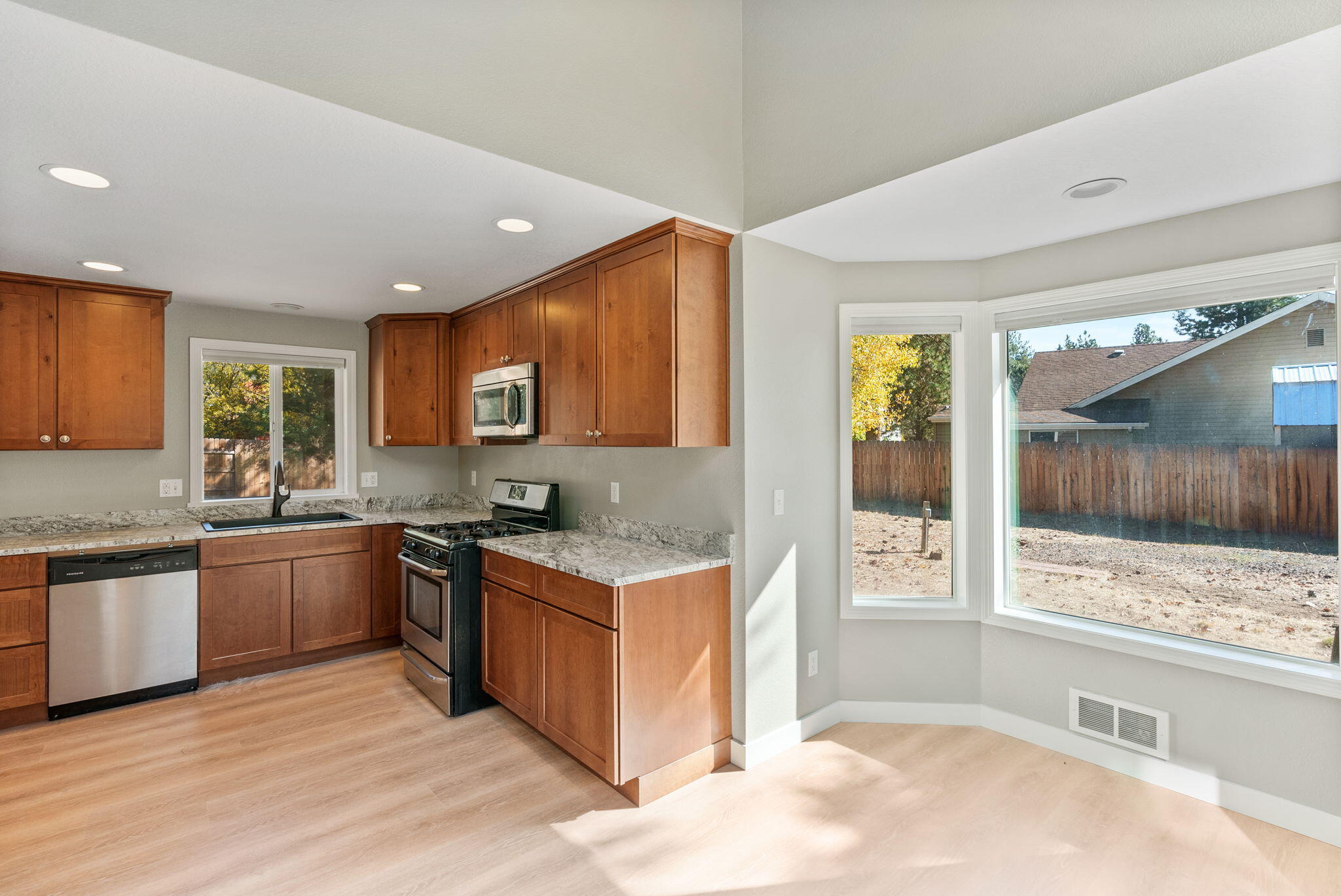 20886 King David Avenue Bend, OR 97702 - Photo 17 of 40