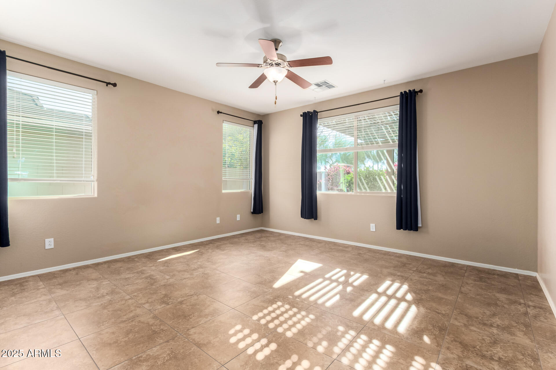 16093 West Almeria Road Goodyear, AZ 85395 - Photo 17 of 38 primary suite