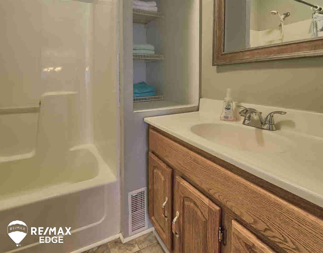 3229 South Vassar Road Davison, MI 48423 - Photo 18 of 32 21345221-17.JPG