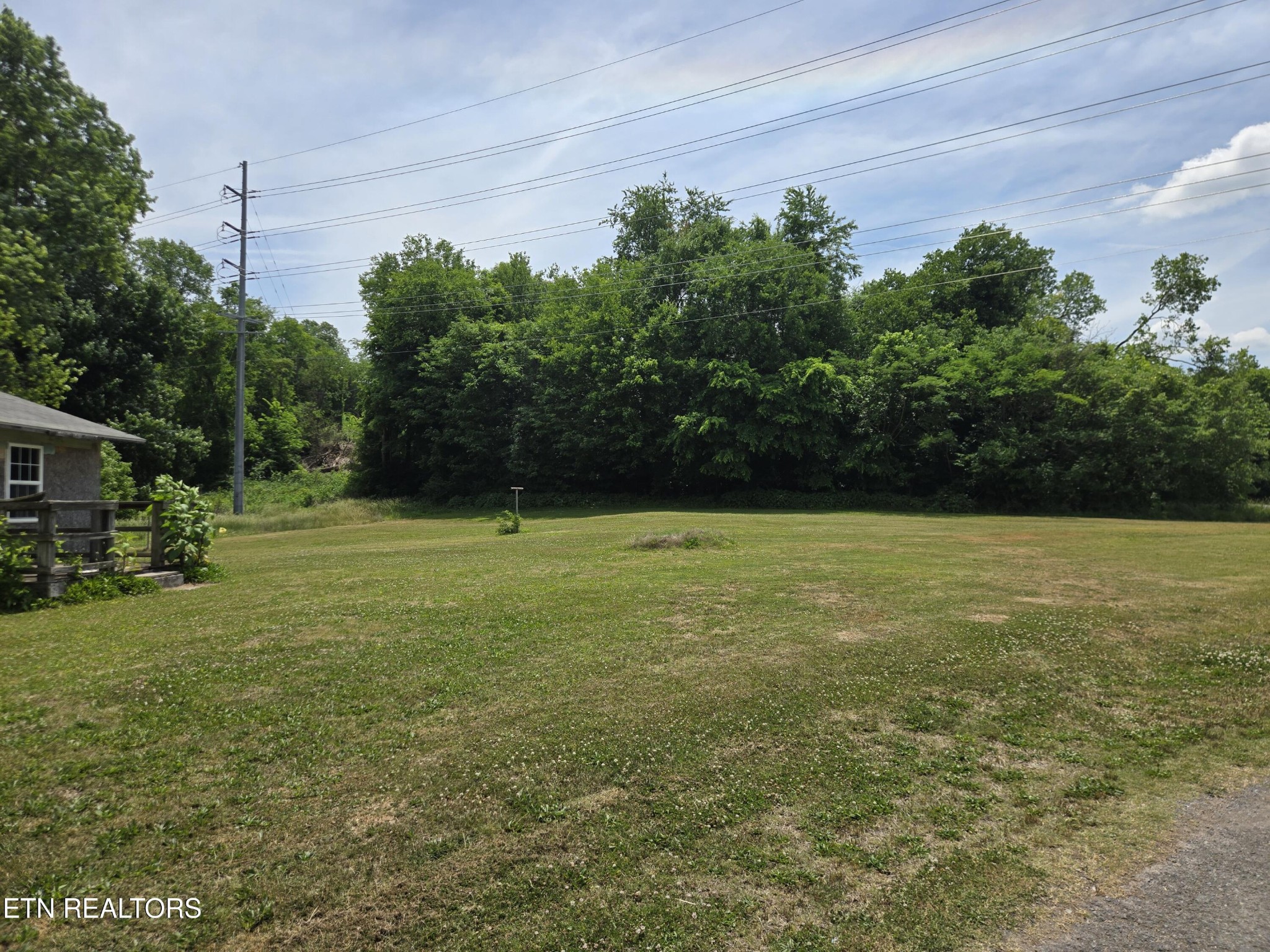9354 Mascot Road Mascot, TN 37806 - Photo 3 of 4 Gallery Image 3