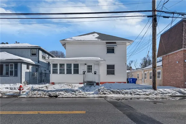 $2,200 | 1070 Main Street, Unit 2, West Warwick, RI 02893