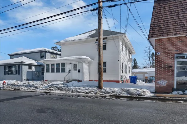 $2,200 | 1070 Main Street, Unit 2, West Warwick, RI 02893