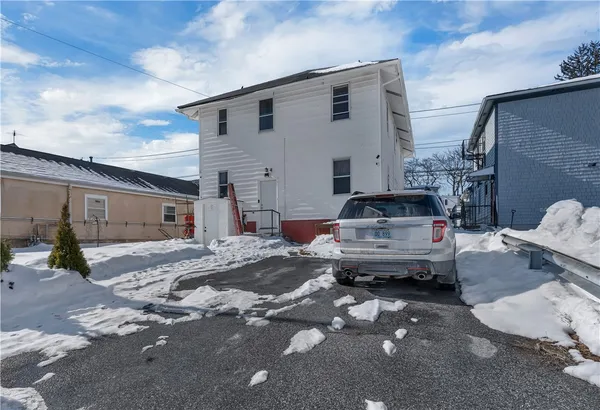 $2,200 | 1070 Main Street, Unit 2, West Warwick, RI 02893