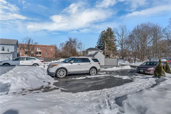 $2,200 | 1070 Main Street, Unit 2, West Warwick, RI 02893