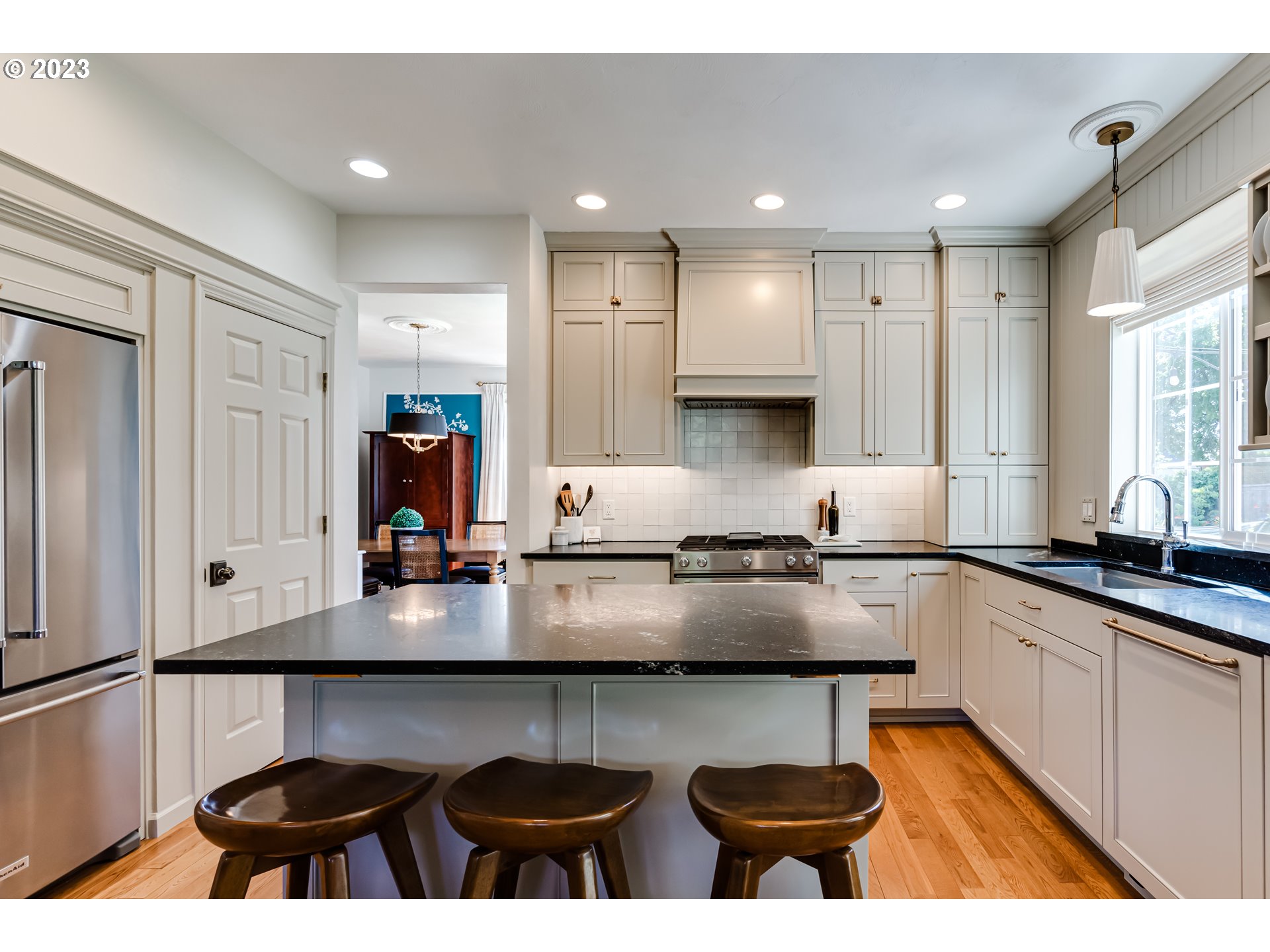 917 River Knoll Way Springfield, OR 97477 - Photo 14 of 37