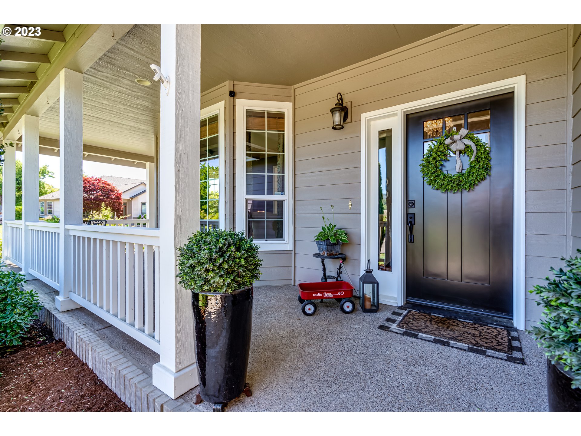 917 River Knoll Way Springfield, OR 97477 - Photo 2 of 37