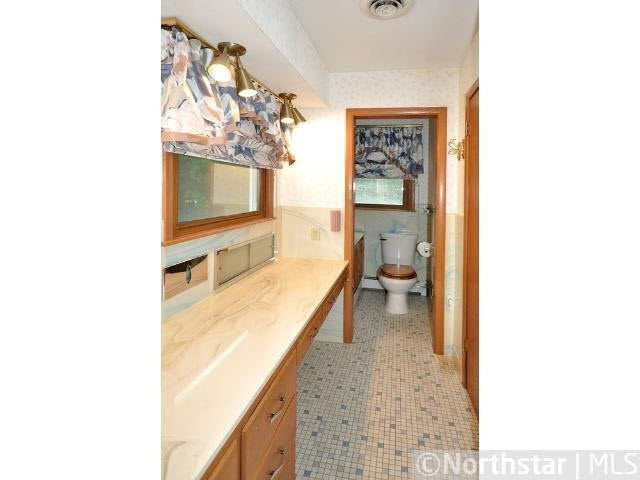 6927 Rosemary Road Eden Prairie, MN 55346 - Photo 10 of 18 Gallery Image 10