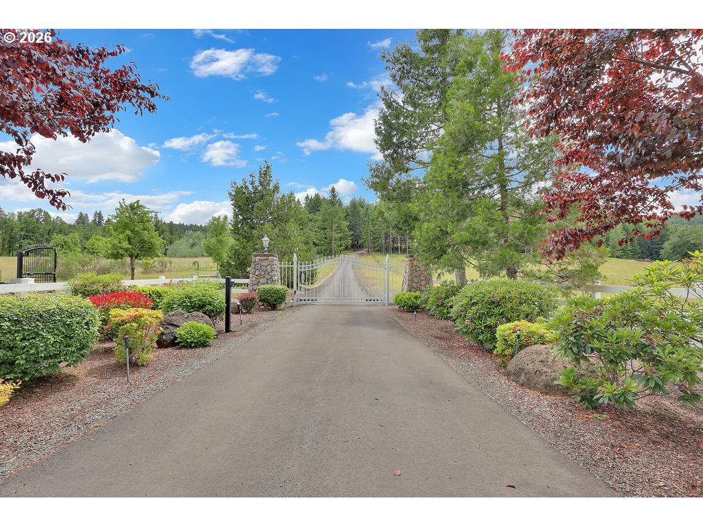 30898 Camas Swale Road Creswell, OR 97426 - Photo 2 of 48