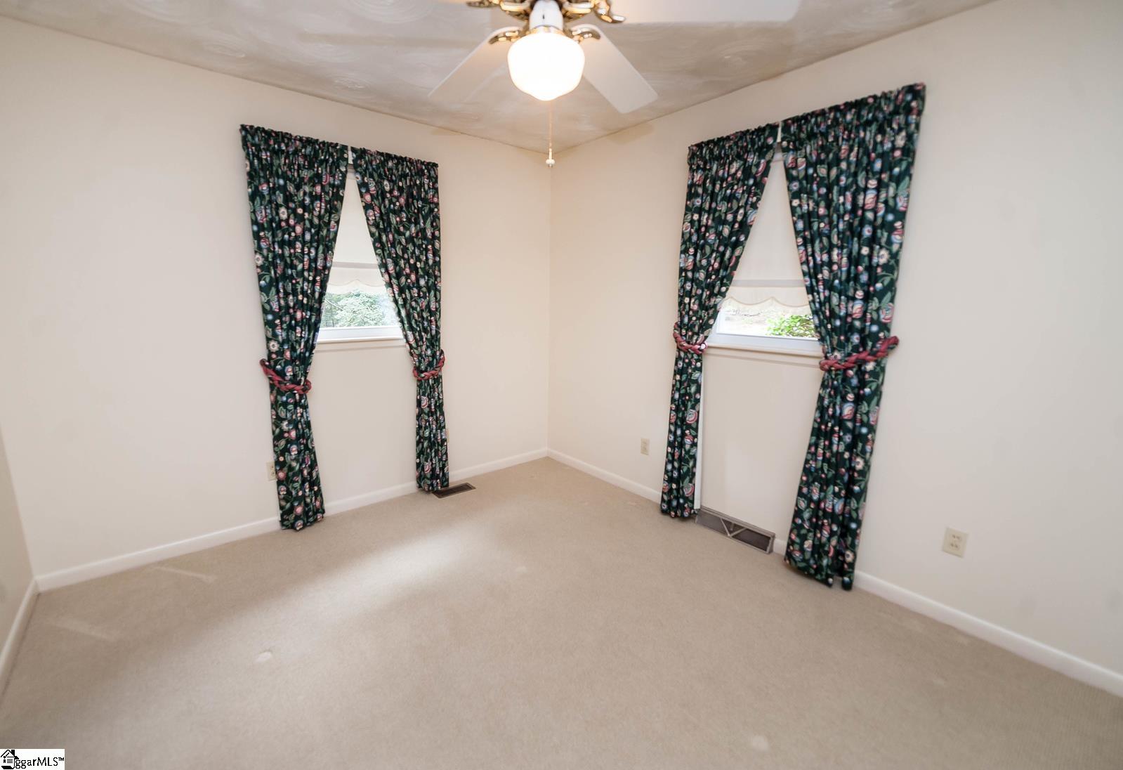 510 Tool Road Boiling Springs, SC 29316 - Photo 11 of 36