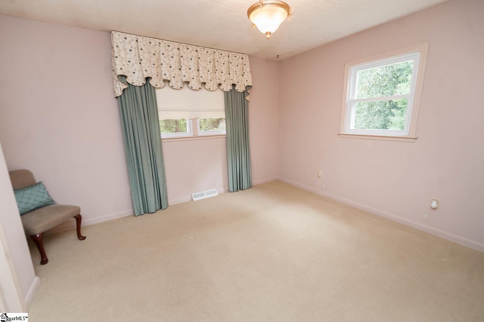 510 Tool Road Boiling Springs, SC 29316 - Photo 9 of 36