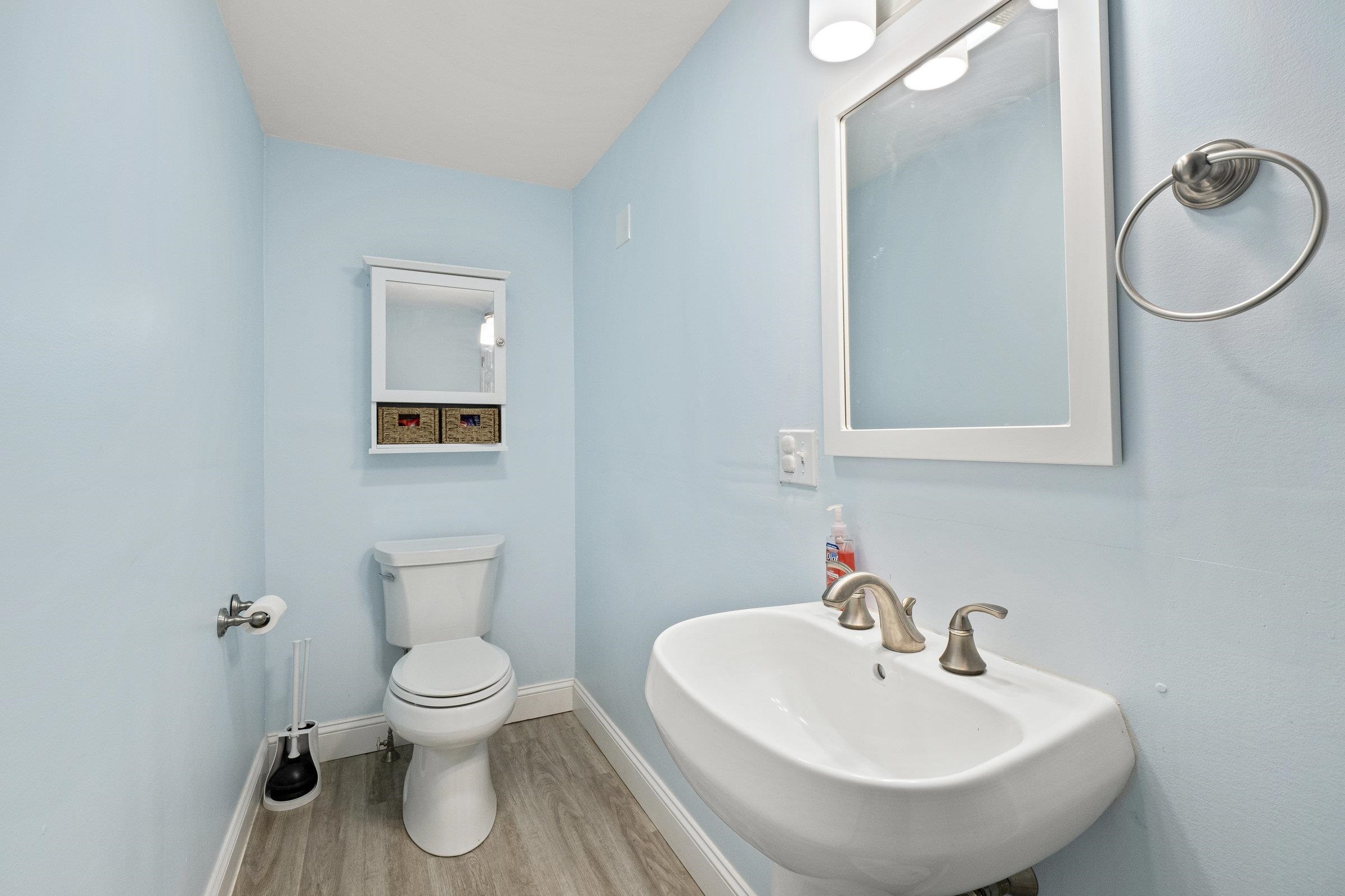 29 Webber Road, Unit A Hampstead, NH 03826 - Photo 11 of 24 Gallery Image 11